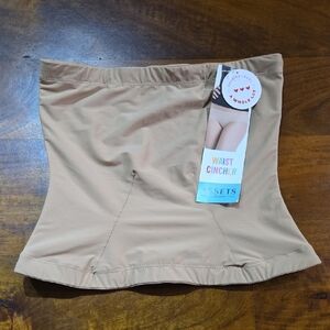 NWT Assets By Spanx Nude Waist Cincher Size Medium